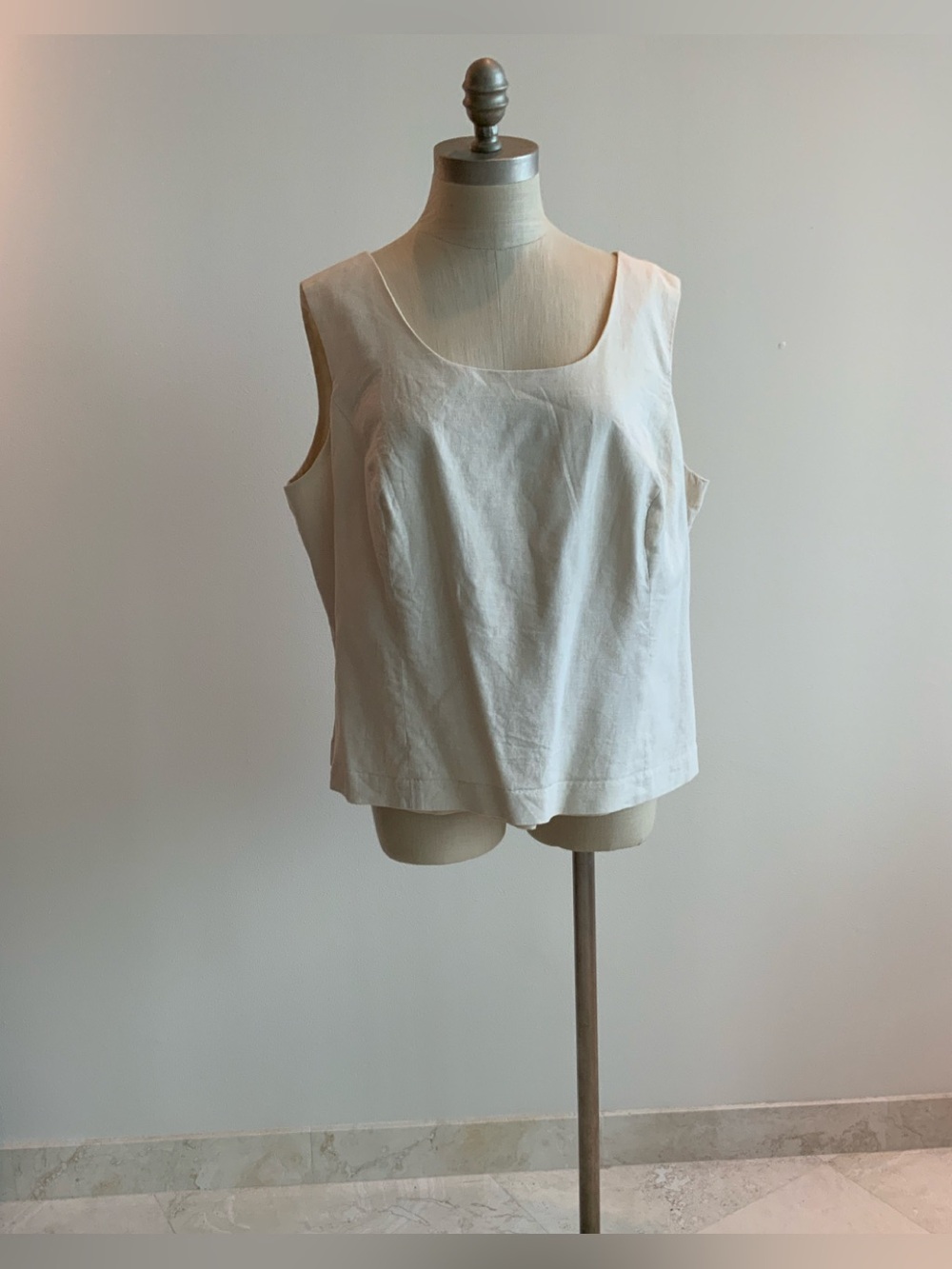 Lady Dorby Women's Cream Sleeveless Square Neck Top Sz 20W